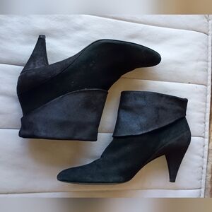 J. Vincent Elegant Black Suede Ankle Boots_10